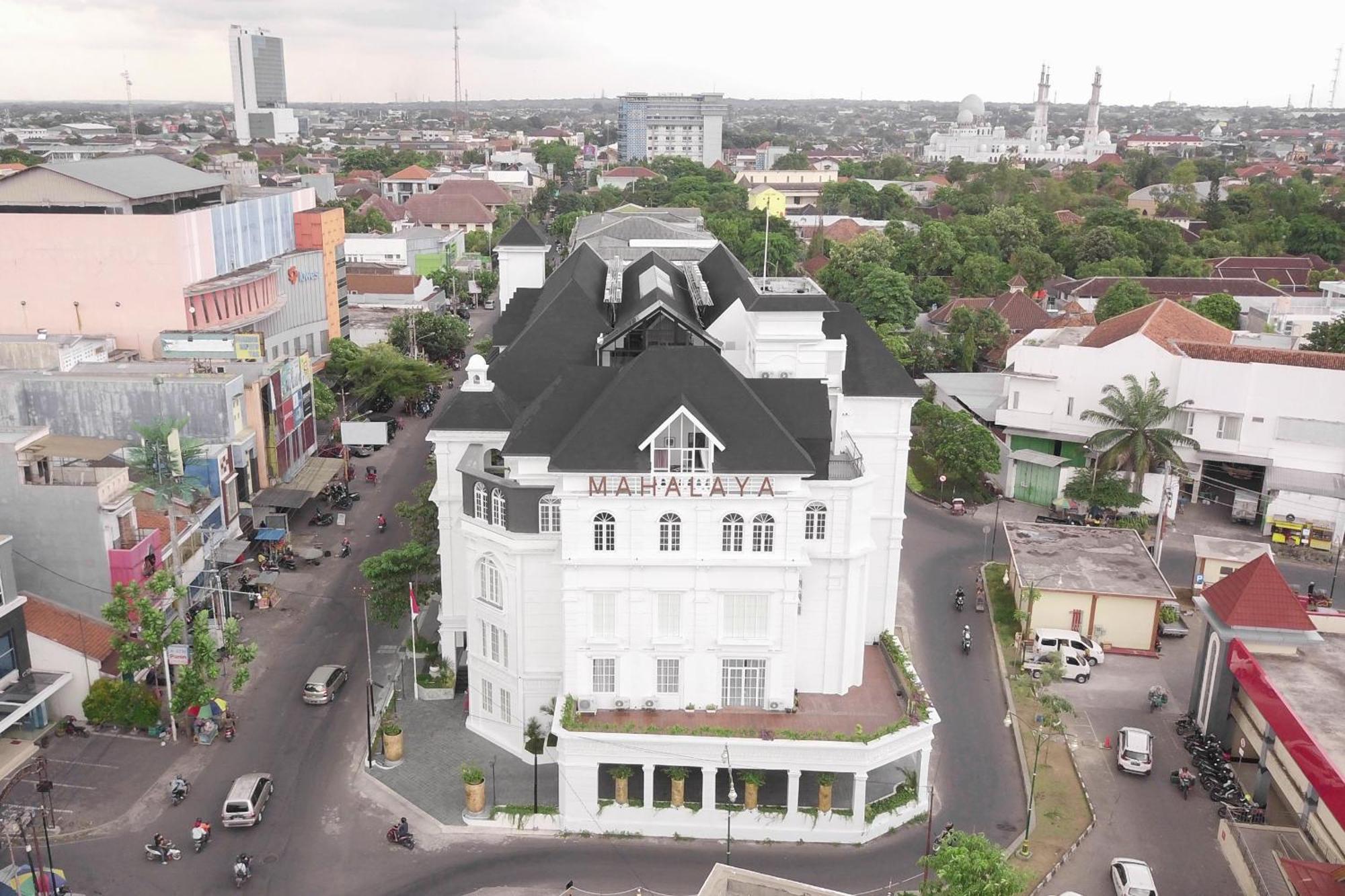 Mahalaya The Legacy Hotel Solo Exterior foto